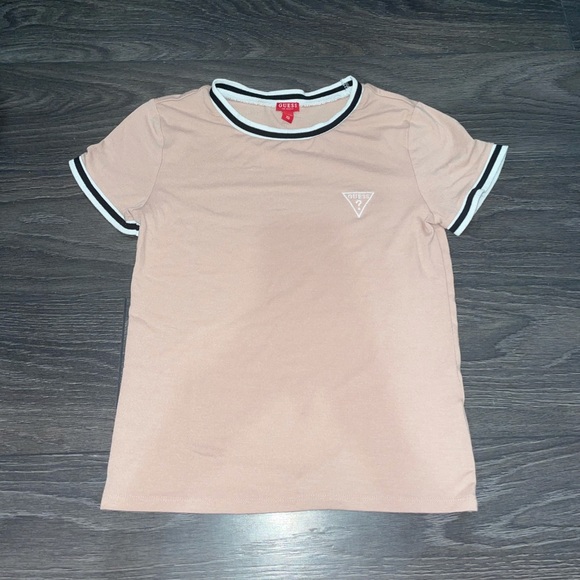 I am selling a T-shirt from guess! - Picture 1 of 2